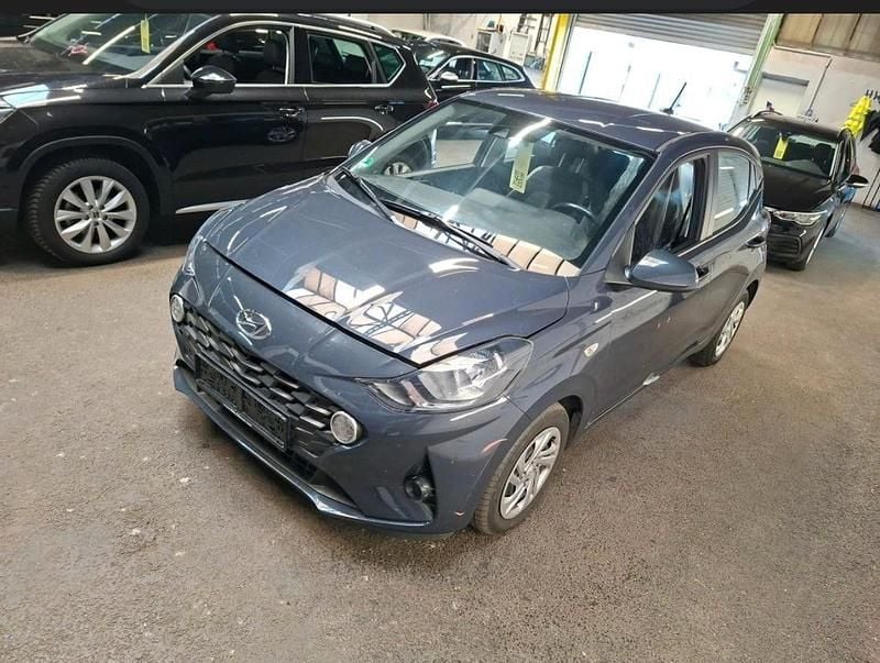Grau Gebraucht 2022 Hyundai i10 Select Kleinwagen | 9.999 € (Guter Preis) - Bild 1/2
