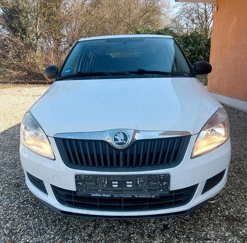 Gebraucht Skoda Fabia Cool Edition 60 PS (44 kW) 2013 Weiß Limousine