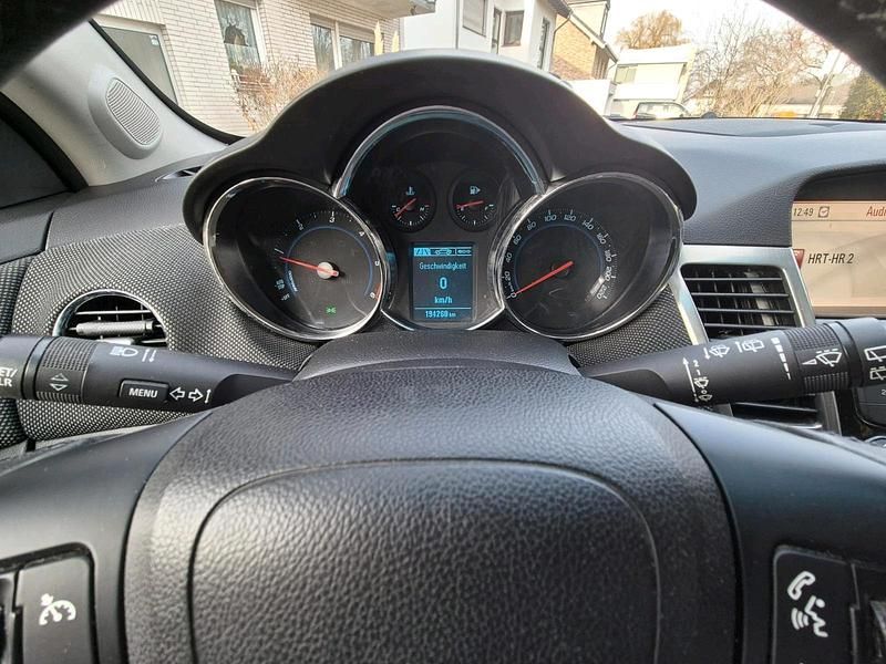 Weiß Gebraucht 2012 Chevrolet Cruze Kombi | 4.500 € - Bild 1/4