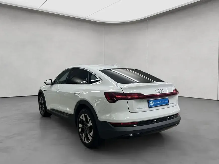 Second-hand Audi e-tron Sportback Comfort 230 kW (313 CP) 2022 Alb SUV
