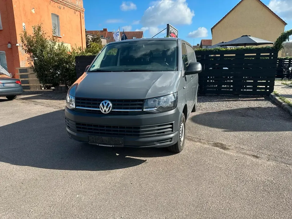 Second-hand VW Transporter 102 CP (75 kW) 2018 Gri Van