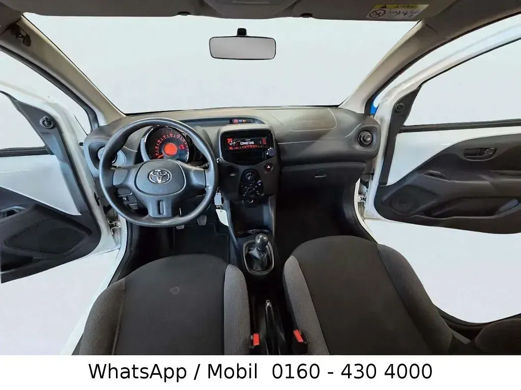 Gebraucht Toyota Aygo 69 PS (50 kW) 2018 Solid white Kleinwagen