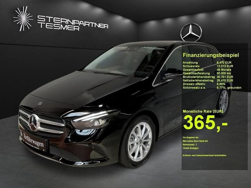 Nachtschwarz Gebraucht 2022 Mercedes B200 Van / Kleinbus | 32.880 € - Bild 1/3