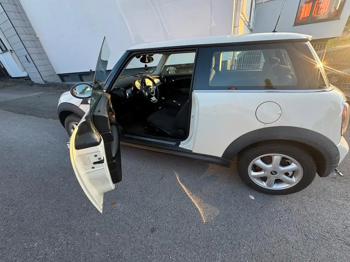 Gebraucht Mini Cooper 120 PS (88 kW) 2008 Weiß Kleinwagen