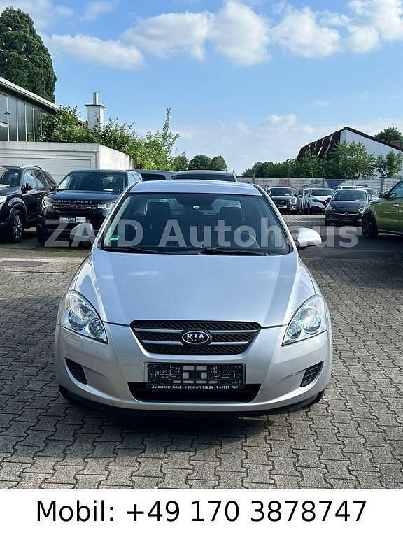 Gebraucht Kia Ceed 109 PS (80 kW) 2009 Grau Kleinwagen