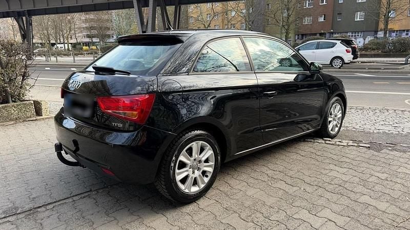 Gebraucht Audi A1 Attraction 122 PS (89 kW) 2011 Schwarz Kleinwagen