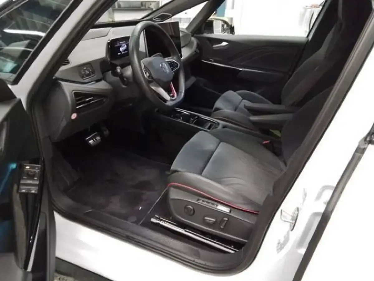 Gebraucht VW ID.3 GTX 239 kW (326 PS) 2025 Gletscherweiß metallic Kleinwagen