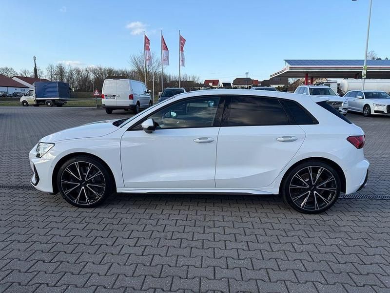 Gebraucht Audi S3 Sport 333 PS (244 kW) 2025 Weiß Limousine