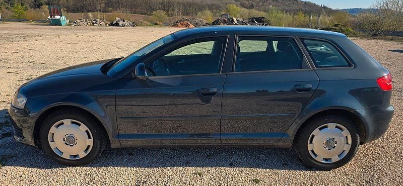 Second-hand Audi A3 Attraction 140 CP (102 kW) 2009 Gri Hatchback