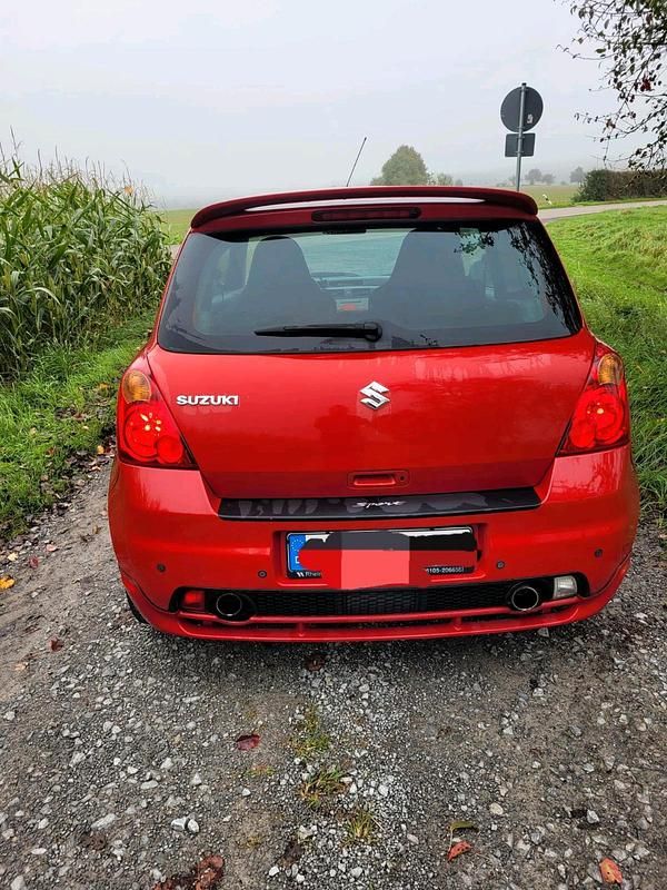 Rot Gebraucht 2008 Suzuki Swift Sport Limousine | 1.999 € (Fairer Preis) - Bild 1/4