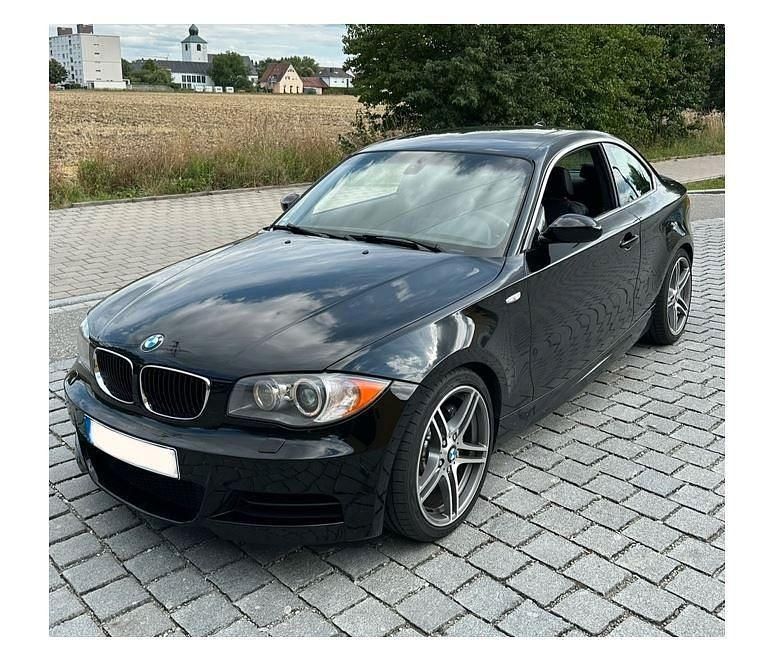 Schwarz Gebraucht 2009 BMW 135 Performance Kleinwagen | 18.900 € (Guter Preis) - Bild 1/4