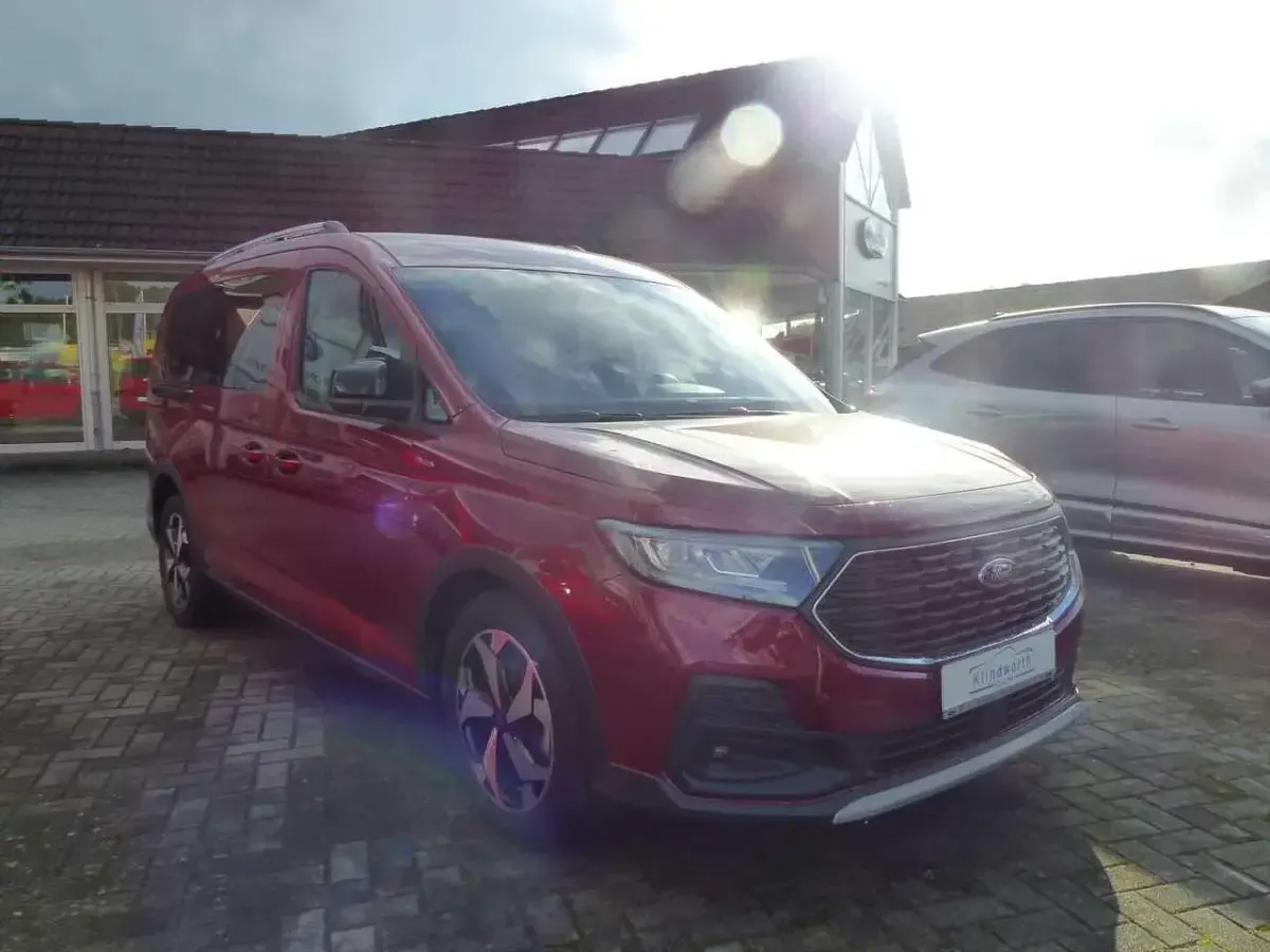 Gebraucht Ford Grand Tourneo Connect Active 122 PS (89 kW) 2024 Rot (maplered met.) Van / Kleinbus
