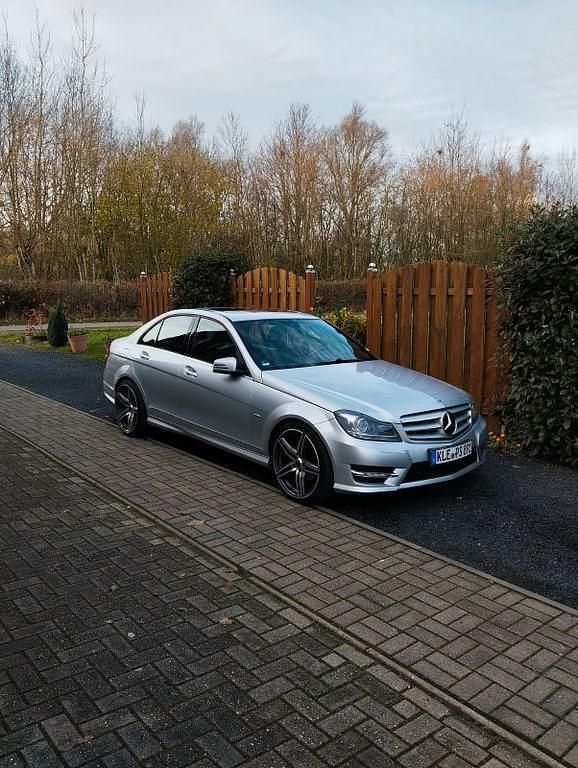 Gebraucht Mercedes C250 204 PS (150 kW) 2013 Silber Limousine