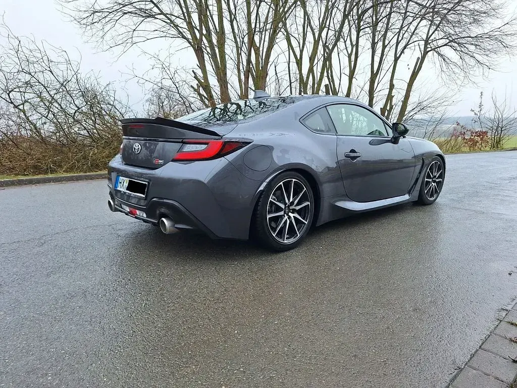 Second-hand Toyota GR86 235 CP (172 kW) 2024 Gri Coupe