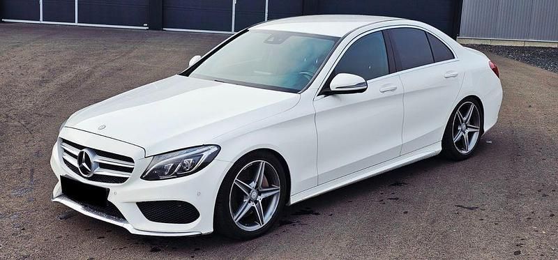 Weiß Gebraucht 2015 Mercedes C300 AMG line Limousine | 14.899 € (Fairer Preis) - Bild 1/4