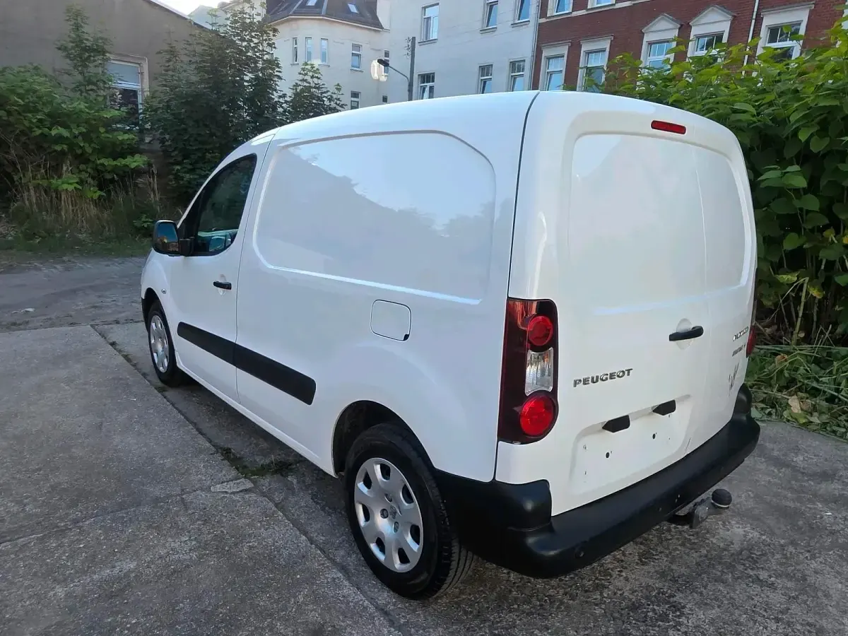 Gebraucht Peugeot Partner 75 PS (55 kW) 2015 Weiß Van / Kleinbus
