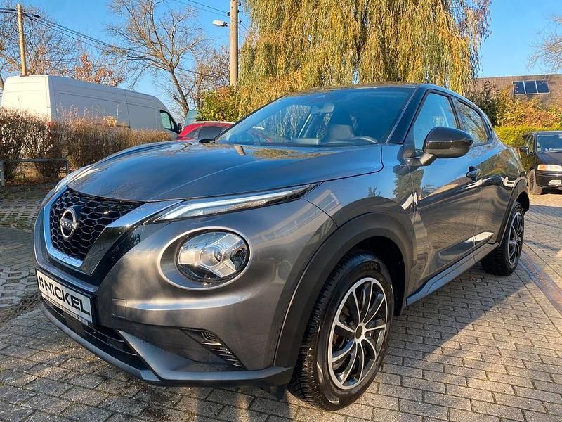 Grau Gebraucht 2023 Nissan Juke Acenta SUV | 17.680 € (Guter Preis) - Bild 1/4