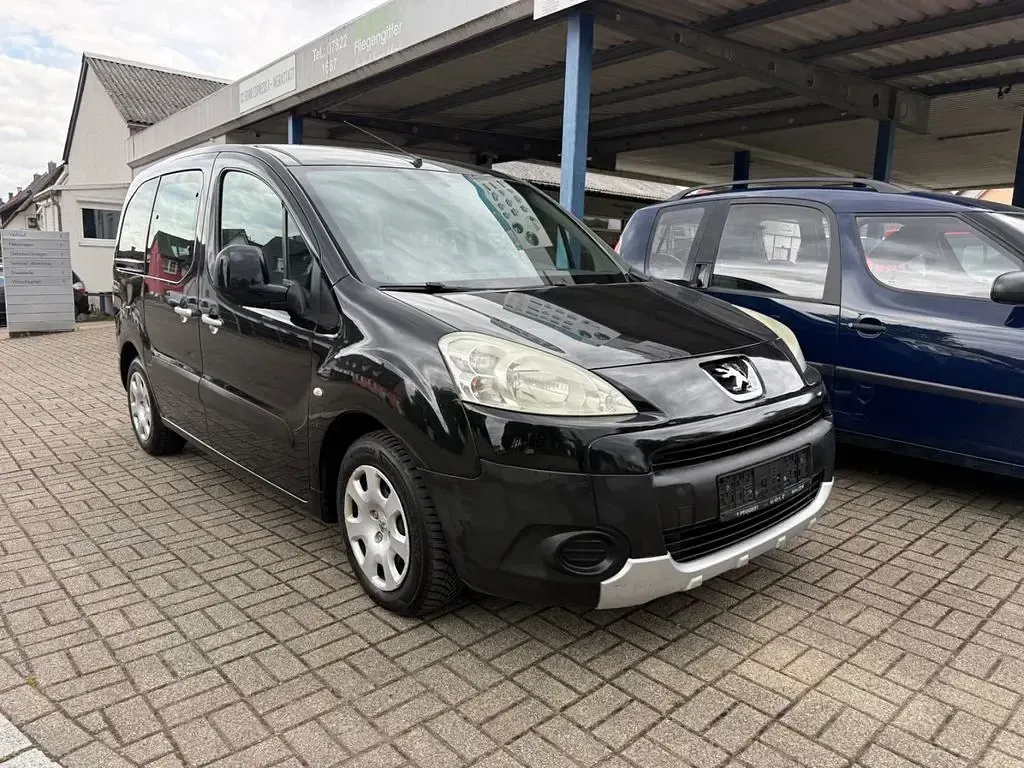 Gebraucht Peugeot Partner Tepee Tendance 90 PS (66 kW) 2010 Schwarz Van / Kleinbus