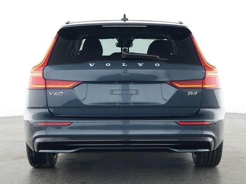 Gebraucht Volvo V60 Plus 197 PS (144 kW) 2025 Blau Kombi