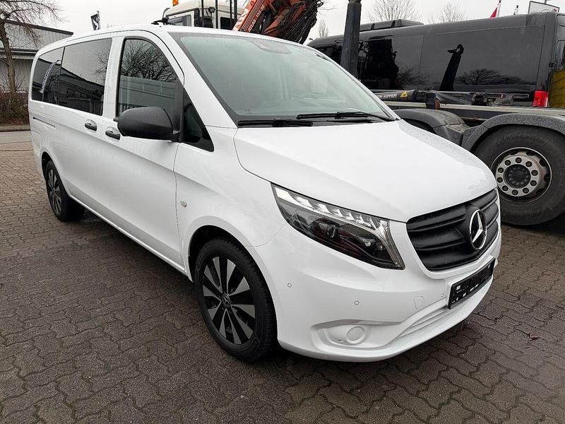 Weiß Gebraucht 2024 Mercedes Vito Van | 41.531 € - Bild 1/4