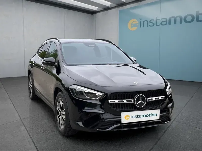 Gebraucht Mercedes GLA200 163 PS (119 kW) 2025 Schwarz SUV