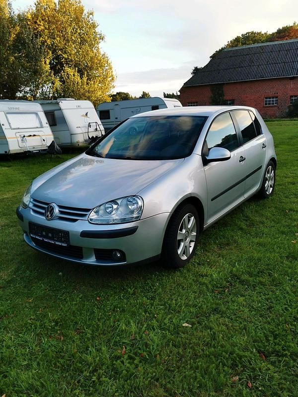 Silber Gebraucht 2006 VW Golf V Limousine | 3.000 € (Fairer Preis) - Bild 1/4