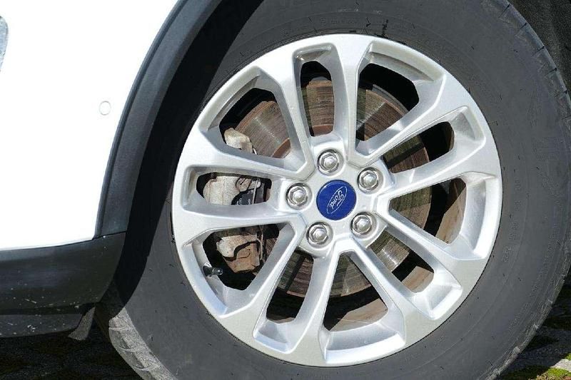 Gebraucht Ford Kuga Titanium X 152 PS (111 kW) 2022 Frostweiß SUV