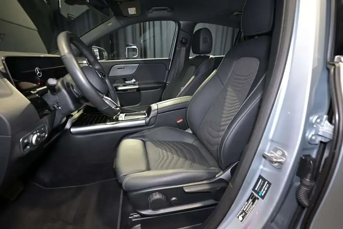 Gebraucht Mercedes GLA180 Progressive 136 PS (100 kW) 2024 Hightechsilber metallic SUV