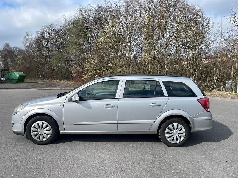 Gebraucht Opel Astra 105 PS (77 kW) 2005 Silber Kombi