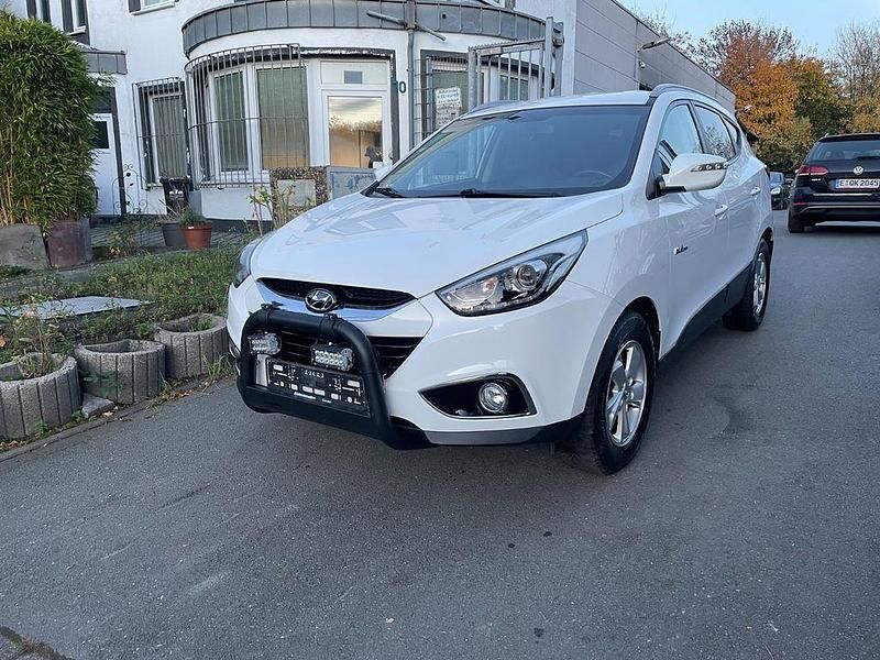 Weiß Gebraucht 2015 Hyundai ix35 Finale SUV | 9.390 € (Guter Preis) - Bild 1/4