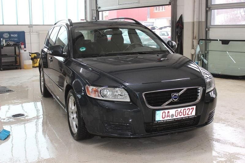 Gebraucht Volvo V50 109 PS (80 kW) 2010 Grau Kombi