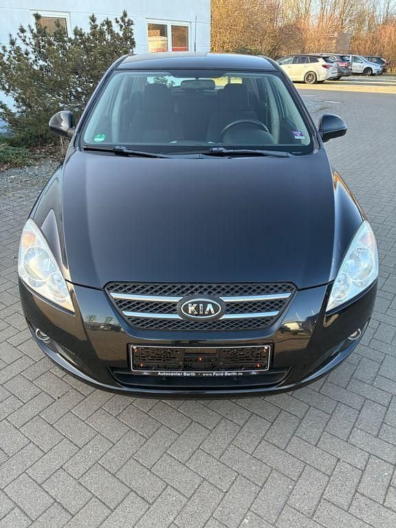 Gebraucht Kia Ceed EX 109 PS (80 kW) 2009 Schwarz Kleinwagen