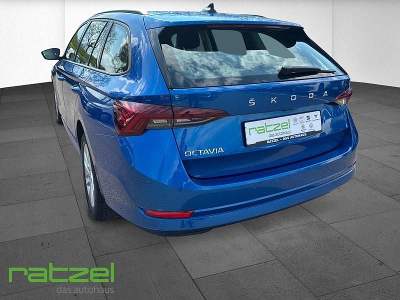 Gebraucht Skoda Octavia Ambition 116 PS (85 kW) 2023 Blau Kombi