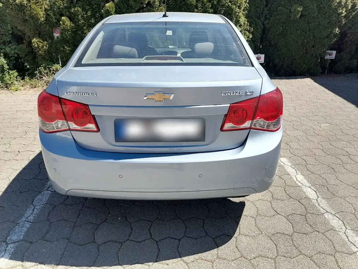 Gebraucht Chevrolet Cruze LS 124 PS (91 kW) 2010 Blau Limousine