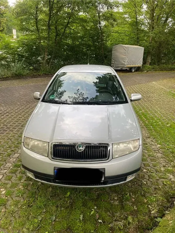 Gebraucht Skoda Fabia Comfort 75 PS (55 kW) 2001 Silber Limousine