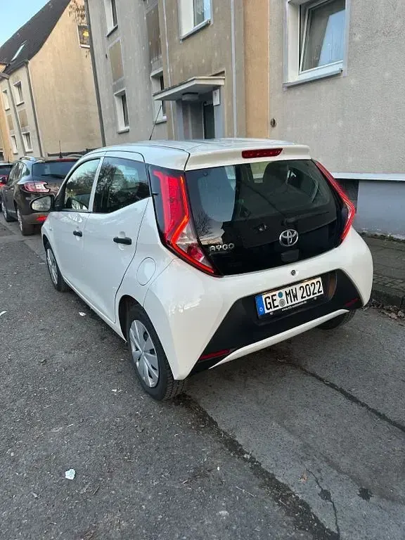 Gebraucht Toyota Aygo Team 72 PS (52 kW) 2021 Weiß Kleinwagen
