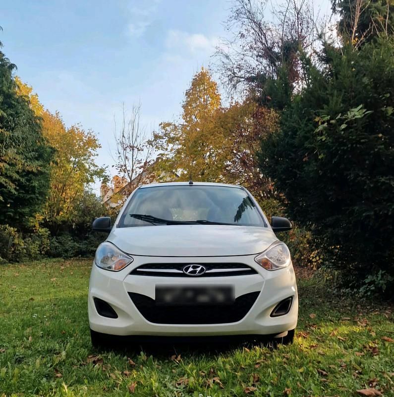 Weiß Gebraucht 2013 Hyundai i10 Classic Kleinwagen | 2.900 € (Fairer Preis) - Bild 1/4