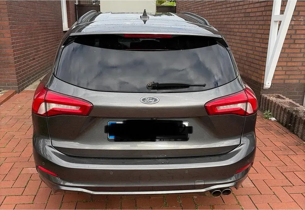 Gebraucht Ford Focus ST-Line 150 PS (110 kW) 2019 Grau Limousine