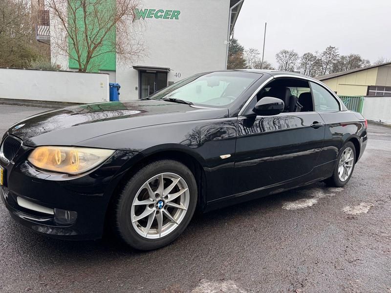 Gebraucht BMW 318 Cabriolet Sport Line 143 PS (105 kW) 2011 Schwarz Cabrio