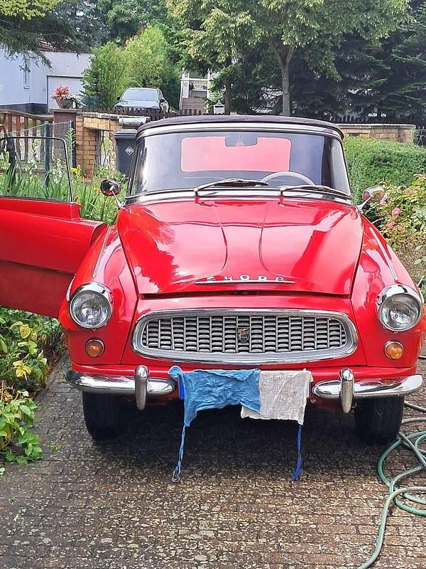 Rot Gebraucht 1962 Skoda Felicia Cabrio | 23.900 € - Bild 1/4