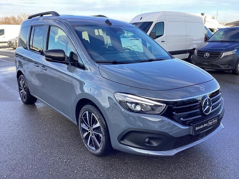 Gebraucht Mercedes EQT200 89 kW (122 PS) 2024 Magnetitgrau Van / Kleinbus