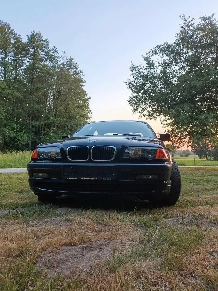Gebraucht BMW 318 118 PS (86 kW) 2000 Schwarz Limousine