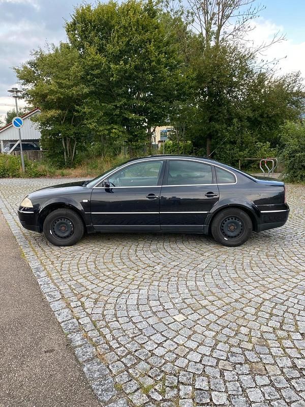 Gebraucht VW Passat 131 PS (96 kW) 2002 Schwarz Limousine