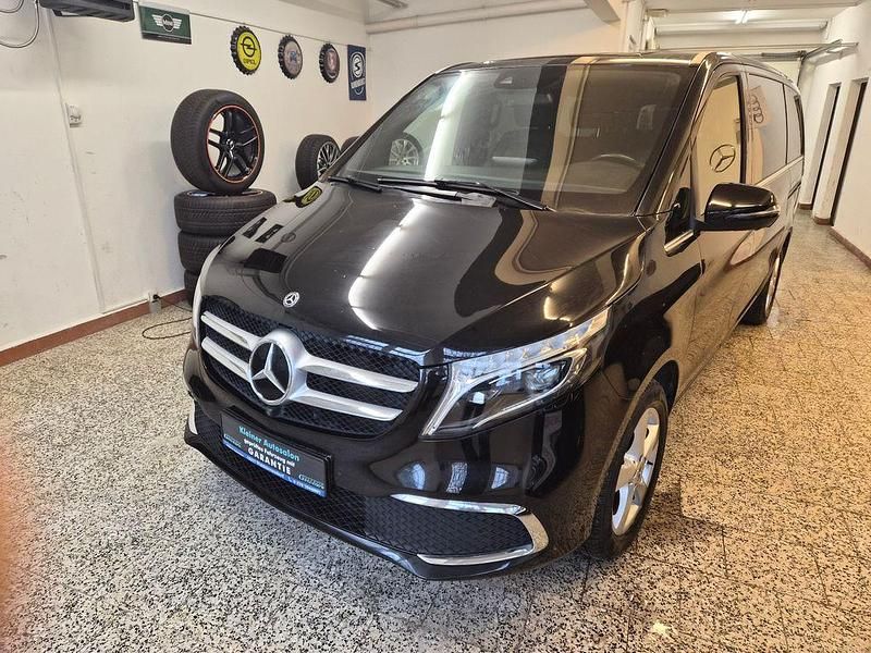 Gebraucht Mercedes V250 Avantgarde 190 PS (139 kW) 2019 Obsidianschwarz metallic Van / Kleinbus