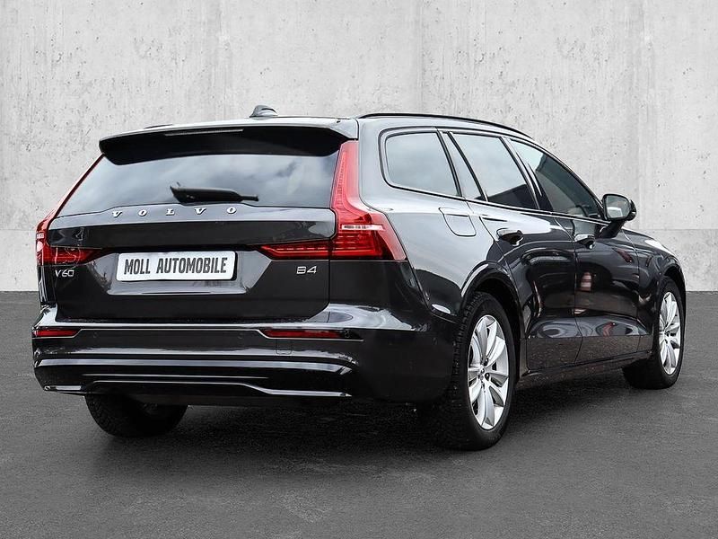 Gebraucht Volvo V60 Plus 197 PS (144 kW) 2025 Grau Kombi
