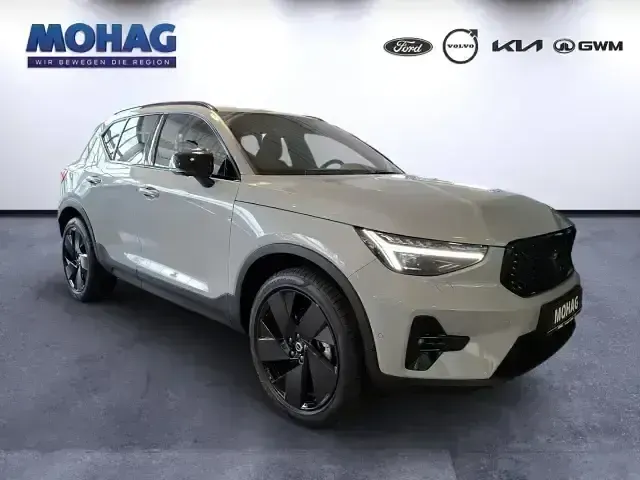 Gebraucht Volvo XC40 Plus 163 PS (119 kW) 2026 Grau SUV