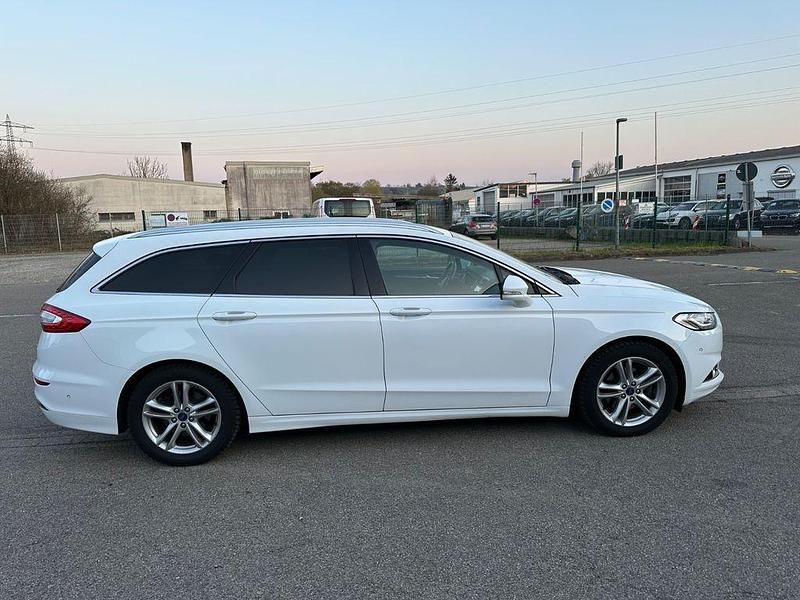 Gebraucht Ford Mondeo Titanium 150 PS (110 kW) 2017 Weiß Limousine