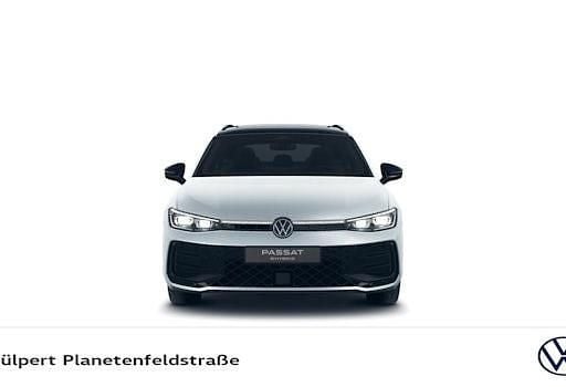 Gebraucht VW Passat R-line 272 PS (200 kW) 2025 Oyster silver metallic Kombi