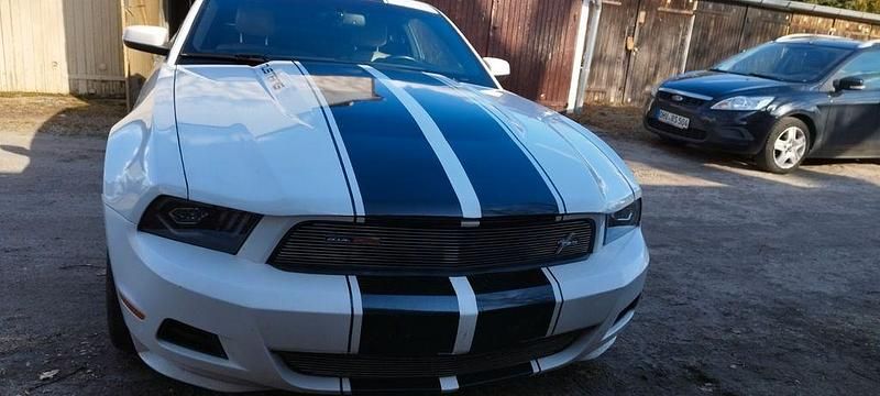 Gebraucht Ford Mustang 305 PS (224 kW) 2012 Weiß