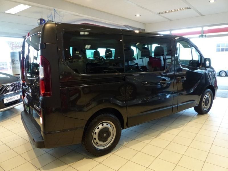 Opel vivaro b
